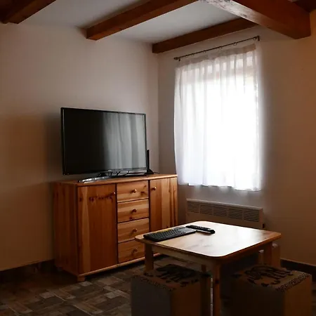 Nadas Apartman Πανσιόν